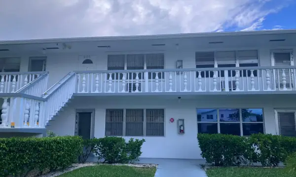 275 Windsor L, West Palm Beach, FL 33417