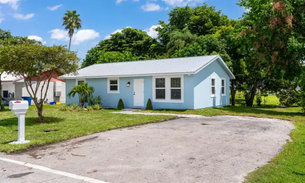 625 NW 14th Street, Belle Glade, FL 33430