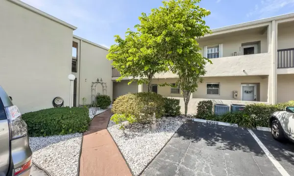 2540 Boundbrook Boulevard 204, Palm Springs, FL 33406