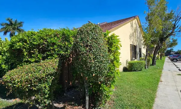 491 Springdale Circle, Palm Springs, FL 33461