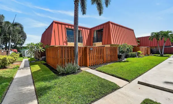 3157 Meridian Way S A, Palm Beach Gardens, FL 33410