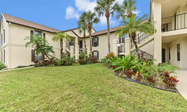 3385 Jog Park Drive, Greenacres, FL 33467