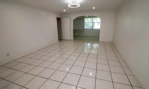 1040 NW 80th Avenue 203, Margate, FL 33063