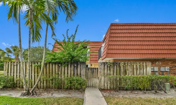 746 NW 98th Way, Plantation, FL 33324