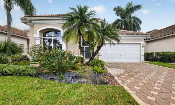6842 Fairway Lakes Drive, Boynton Beach, FL 33472