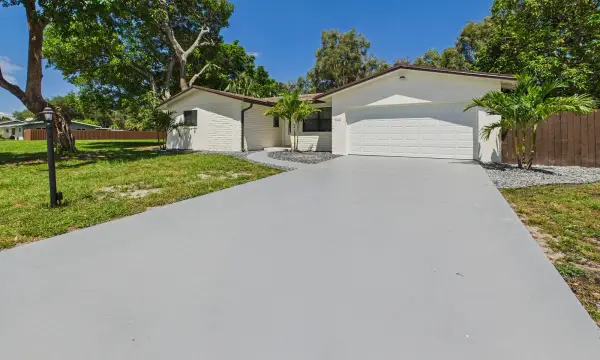 520 NW 43rd Avenue, Plantation, FL 33317