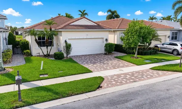206 Isle Verde Way, Palm Beach Gardens, FL 33418