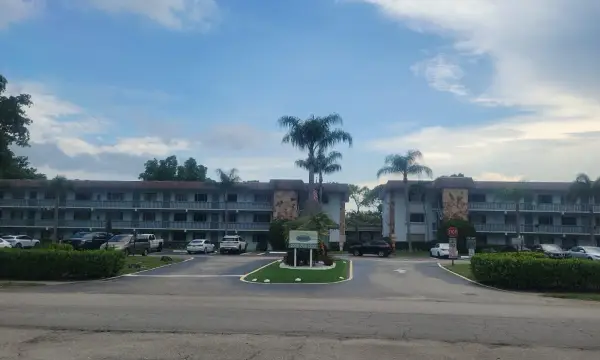 2100 Springdale Boulevard 310, Palm Springs, FL 33461