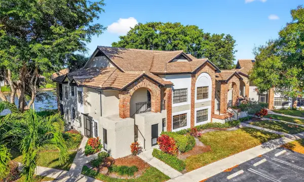 8065 Aberdeen Drive 101, Boynton Beach, FL 33472