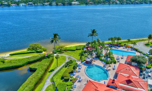 103 Half Moon Circle H1, Hypoluxo, FL 33462