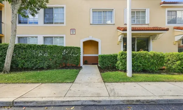 123 Yacht Club Way 109, Hypoluxo, FL 33462