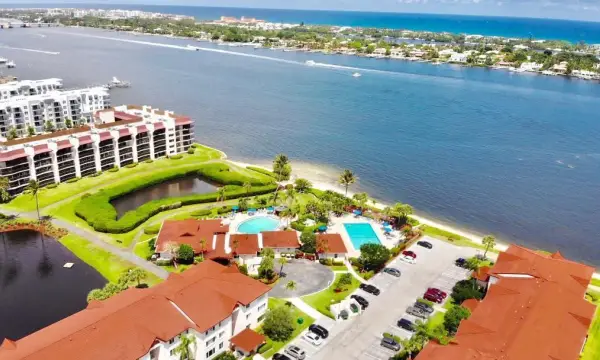 7030 Half Moon Circle 216, Hypoluxo, FL 33462
