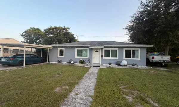 1038 Macy Street, West Palm Beach, FL 33405