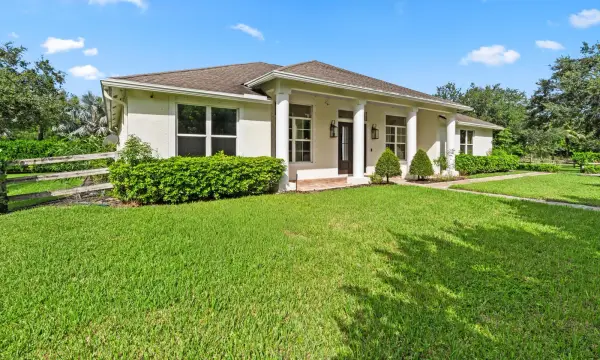 19986 Black Falcon Road, Loxahatchee, FL 33470