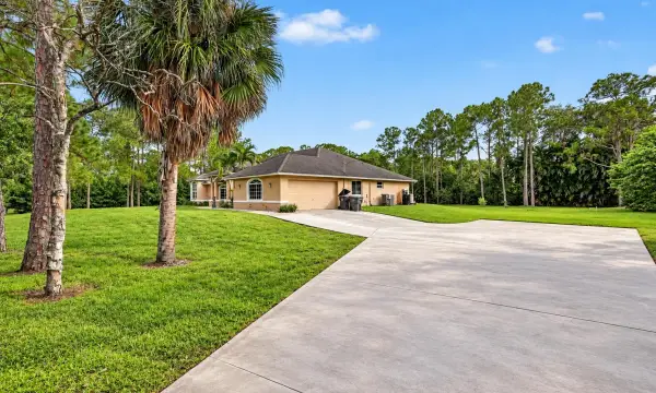 15664 89th Place N, The Acreage, FL 33470