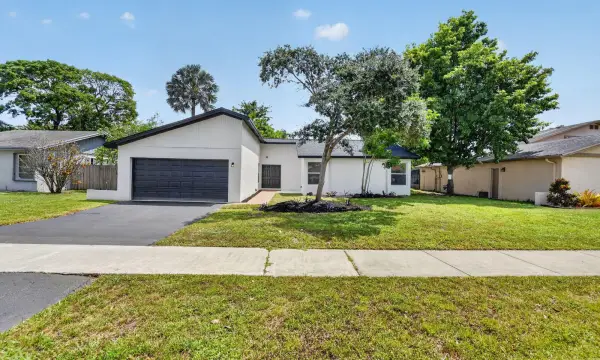 386 NW 40th Terrace, Deerfield Beach, FL 33442