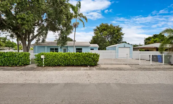 245 SW 20th Street, Fort Lauderdale, FL 33315
