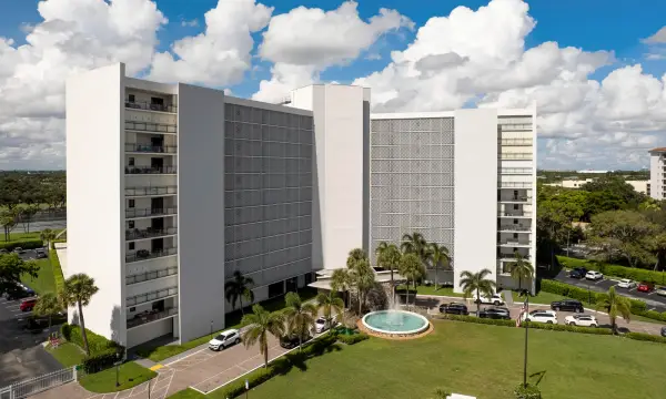 336 Golfview Road 708, North Palm Beach, FL 33408