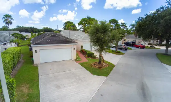 1066 Island Manor Drive, Greenacres, FL 33413