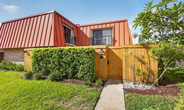 3202 Meridian Way N A, Palm Beach Gardens, FL 33410