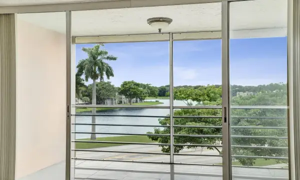9480 Tangerine Place 402, Davie, FL 33324