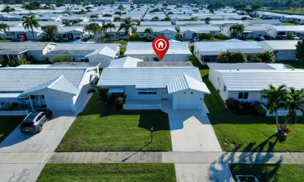 2016 SW Golf Lane SW, Boynton Beach, FL 33426