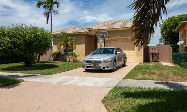 237 SW 8th Street, Deerfield Beach, FL 33441