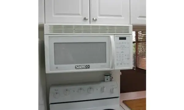 2400 NE 10th Street NE 305, Pompano Beach, FL 33062