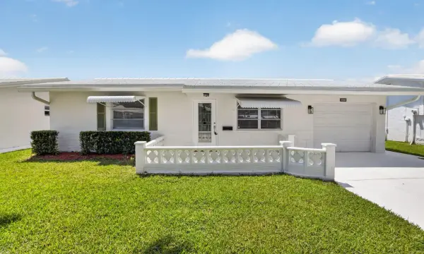 2080 SW 13th Way, Boynton Beach, FL 33426
