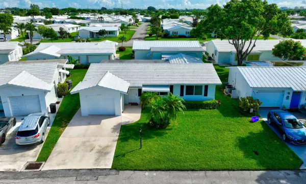 2377 SW 8th Avenue, Boynton Beach, FL 33426