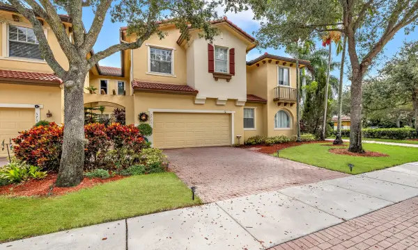 5725 NW 120th Avenue, Coral Springs, FL 33076