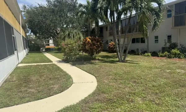 11 SW 4th Avenue 1, Boca Raton, FL 33432