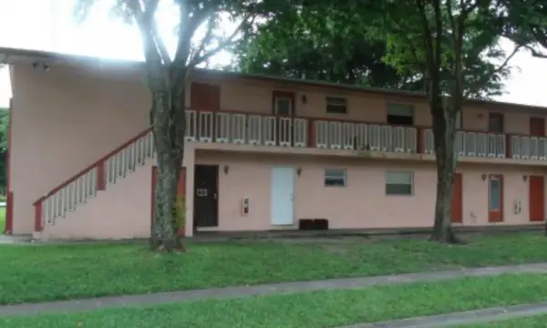 1011 SW 74th Avenue 201b, North Lauderdale, FL 33068