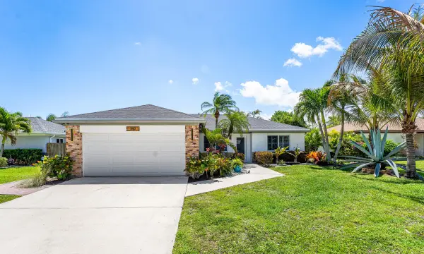 140 Arrowhead Circle, Jupiter, FL 33458