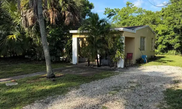 429 SW 22nd Terrace, Fort Lauderdale, FL 33312