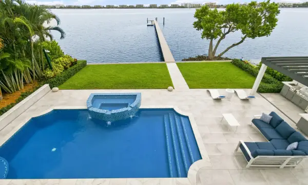 3 Lakeside Palms Court, Lake Worth Beach, FL 33460