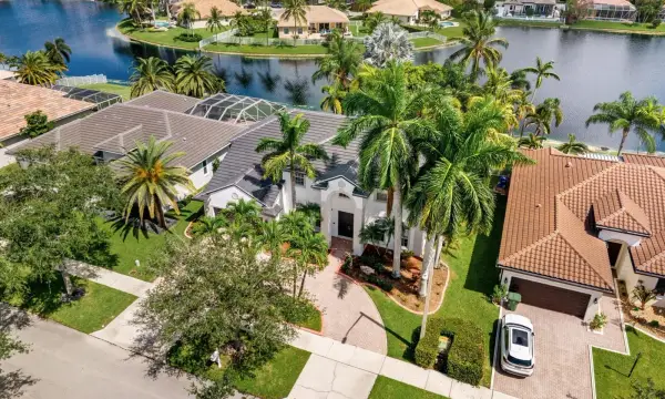 16363 Segovia Circle S, Pembroke Pines, FL 33331
