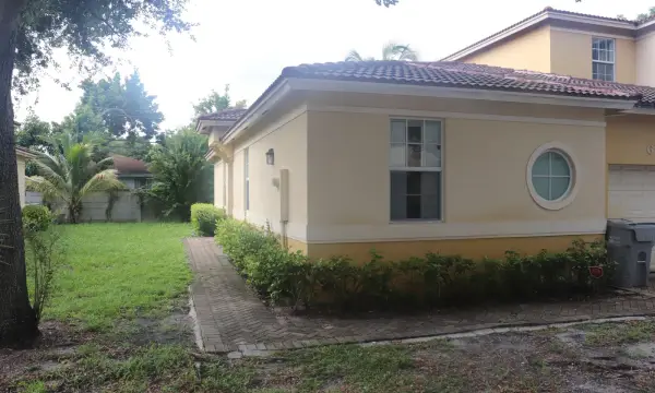 613 NW 21st Avenue, Pompano Beach, FL 33069