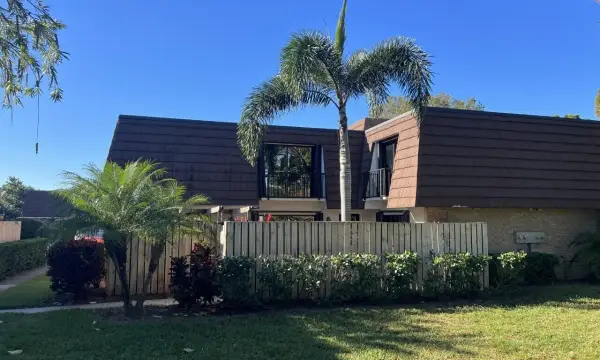 2004 20th Lane, Palm Beach Gardens, FL 33418
