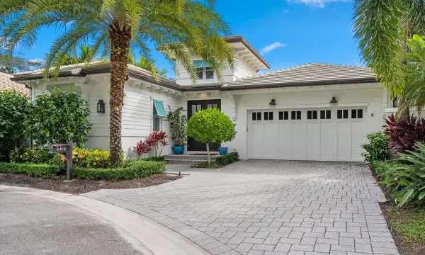 104 Lanitee Circle, Jupiter, FL 33458