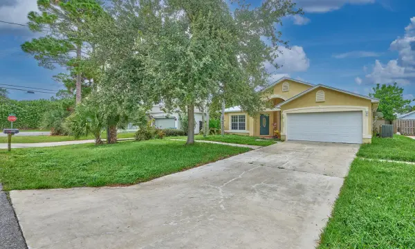 6022 Lauderdale Street, Jupiter, FL 33458