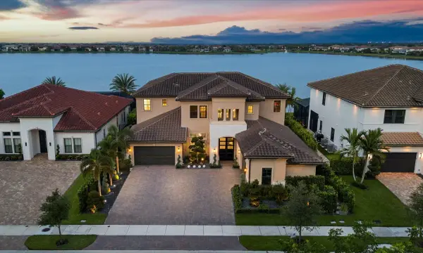 8590 W Parkland Bay Trail, Parkland, FL 33076