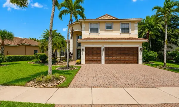 6839 Houlton Circle, Greenacres, FL 33467