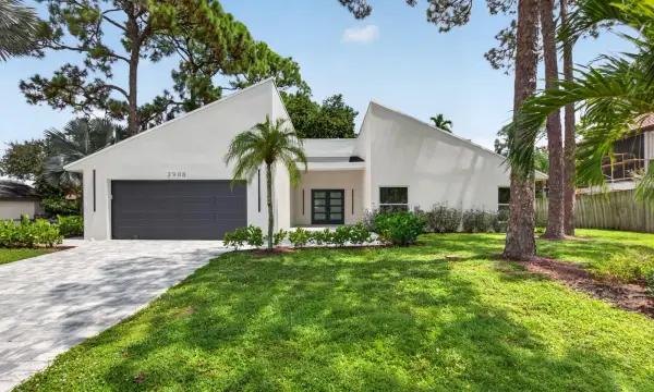 2908 NW 24th Way, Boca Raton, FL 33431