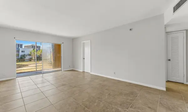 1638 Embassy Drive 208, West Palm Beach, FL 33401