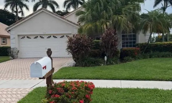 1951 Oak Berry Circle, Wellington, FL 33414