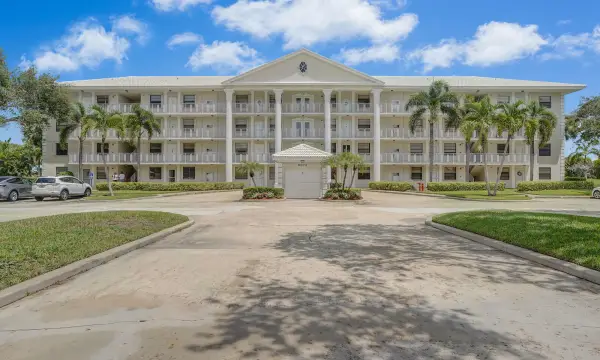 6073 Balboa Circle 105, Boca Raton, FL 33433