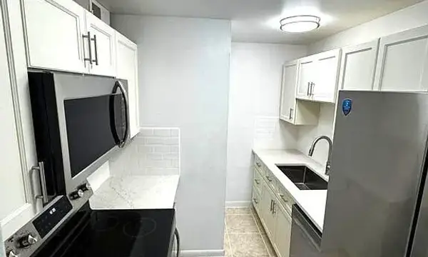 1020 Crystal Lake Drive 103, Deerfield Beach, FL 33064