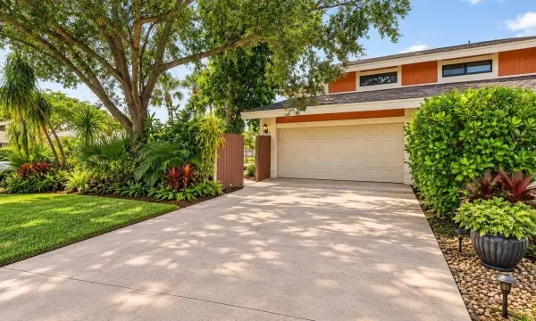 7666 Sierra Terrace W, Boca Raton, FL 33433