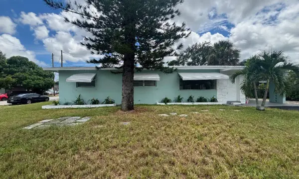 1700 NW 5th Street, Fort Lauderdale, FL 33311